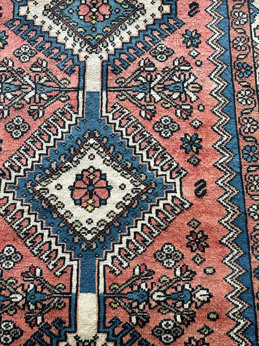 Yalameh Teppich ca. 150 × 100 cm – blau/rosa & geometrisch