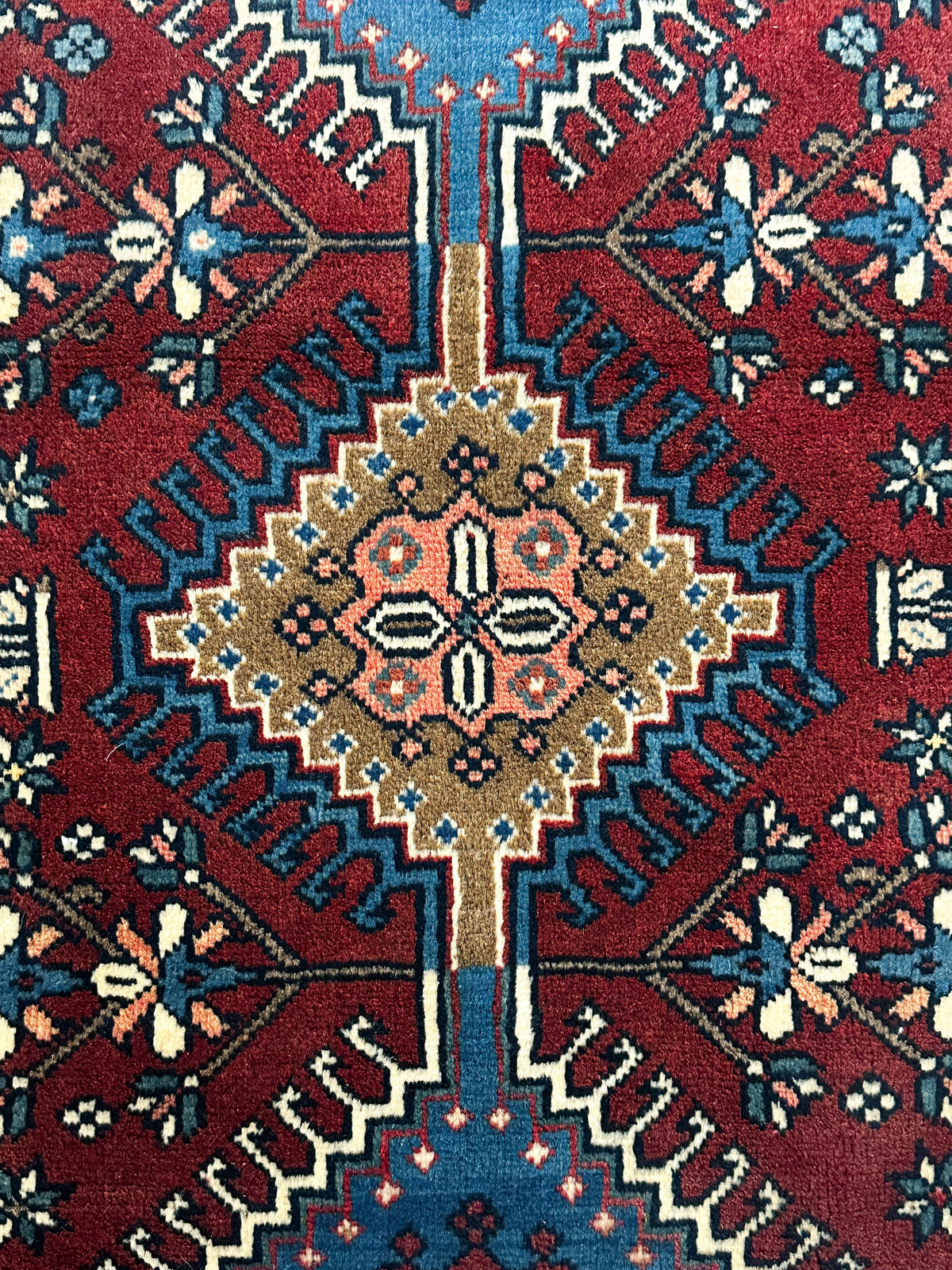 Yalameh Teppich ca. 150 × 100 cm – rot/blau/creme & geometrisch gemustert