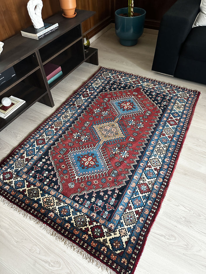 Yalameh Teppich ca. 150 × 100 cm – rot/blau/creme & geometrisch gemustert