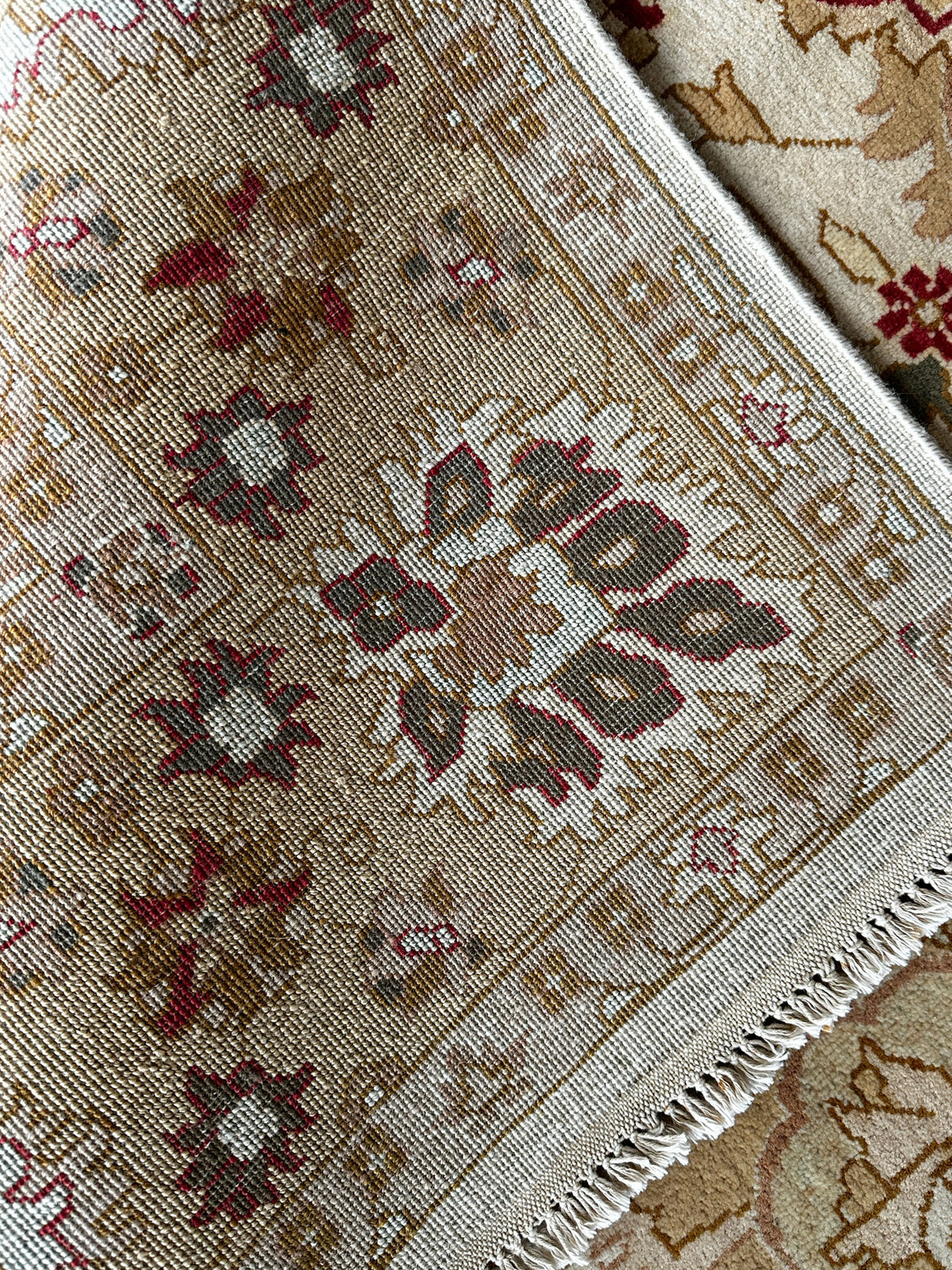 I. Ziegler Teppich ca. 245 × 171 cm – beige & floral gemustert