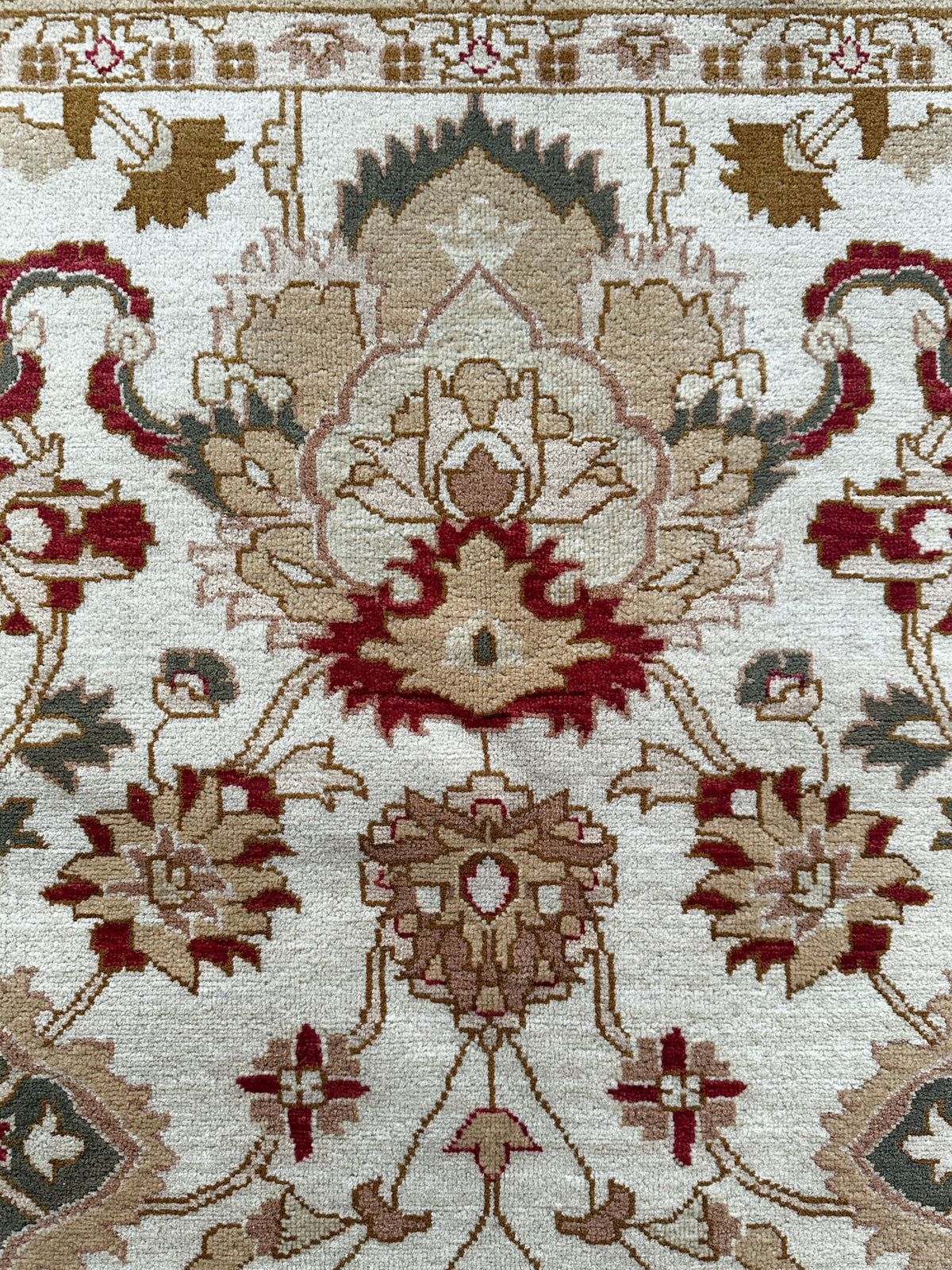 I. Ziegler Teppich ca. 245 × 171 cm – beige & floral gemustert